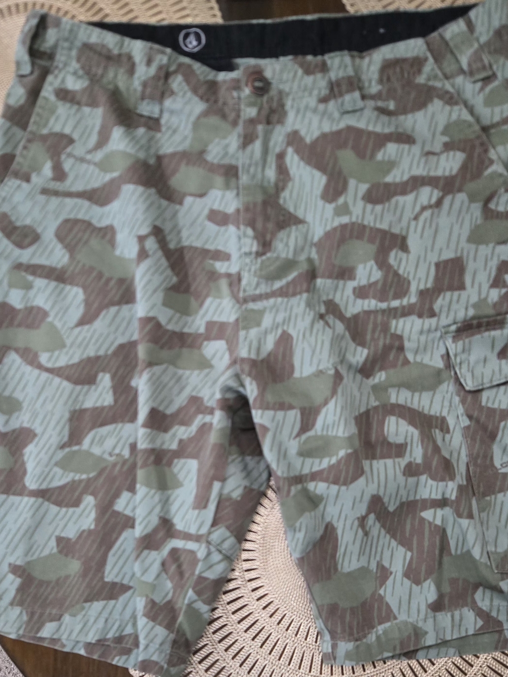 Volcom Men's Size 33 Camouflage Cargo Shorts - Green & Brown